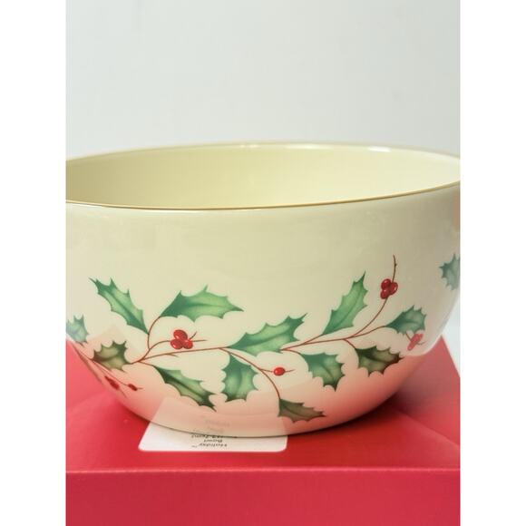 Lenox American By Design Holiday 5’ Bowl With Leaf & Holly Berries - Picture 4 of 11
